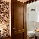 Tyche House * 卡斯泰尔莫拉