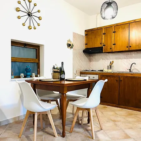 Apartment Tyche House *