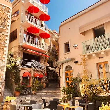 Tyche House Castelmola