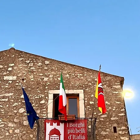 Appartamento Tyche House *