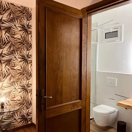 Tyche House * カステルモーラ