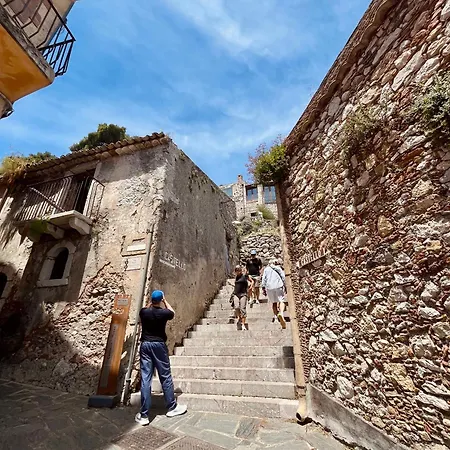 Tyche House * Castelmola